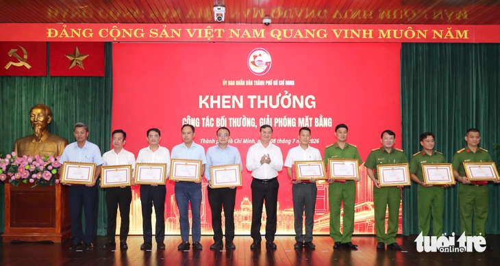 TP.HCM phát động cao điểm 150 ngày đêm hoàn thành mục tiêu tăng trưởng 2 con số  - Ảnh 3.