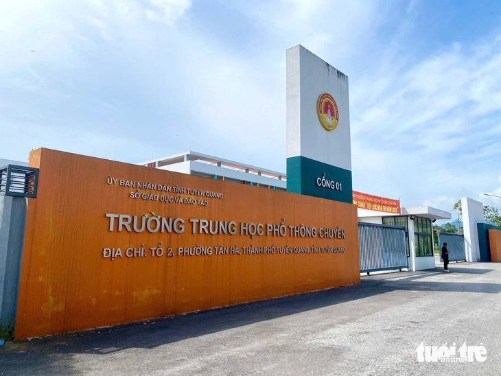 Họp báo cung cấp thông tin vụ điểm thi tốt nghiệp cao bất thường ở Tuyên Quang - Ảnh 1.