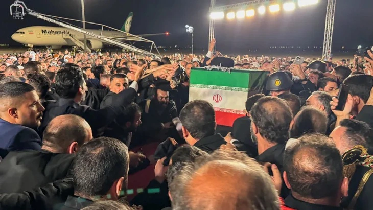 Tổng thống Iran rút ngắn lịch trình dự tang lễ ông Ali Khamenei sau khi Mỹ không kích - Ảnh 3.