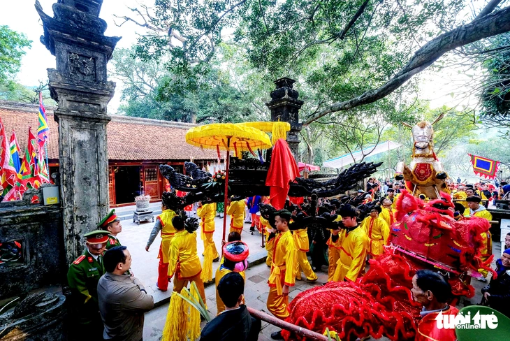 Hà Nội công bố tình huống khẩn cấp thiên tai do sạt lở tại Đền Sóc - Ảnh 2.