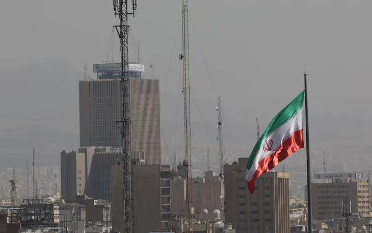 Vì sao Mỹ bất ngờ mở đợt không kích mới nhằm vào Iran? - Ảnh 2.