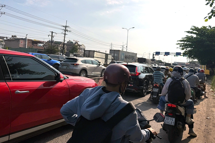 Cử tri Đồng Nai muốn làm nhanh dự án hạ tầng, giảm ùn tắc, đền bù hợp lý - Ảnh 4.