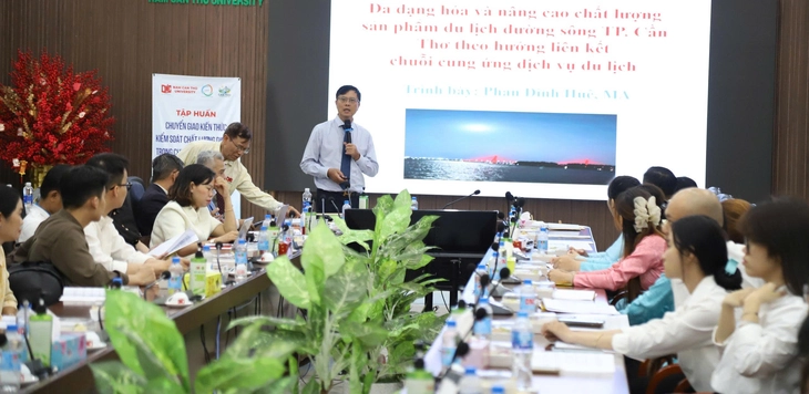 Cần xây dựng kiến thức tuyến, điểm du lịch để hướng dẫn viên thuyết minh tốt hơn - Ảnh 2.
