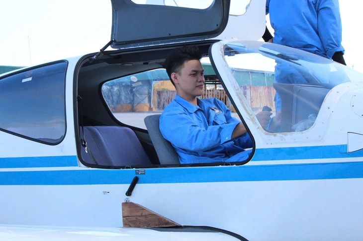 Từ sinh viên năm nhất đến đồng tác giả bài báo Scopus Q1 về an toàn hàng không - Ảnh 1.