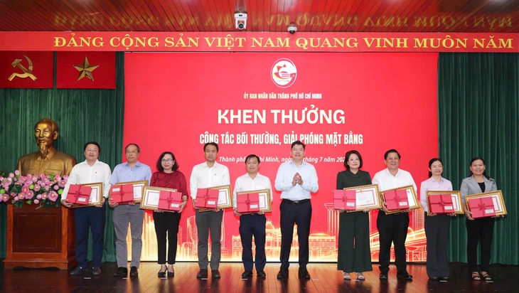 TP.HCM phát động cao điểm 150 ngày đêm hoàn thành mục tiêu tăng trưởng 2 con số  - Ảnh 5.