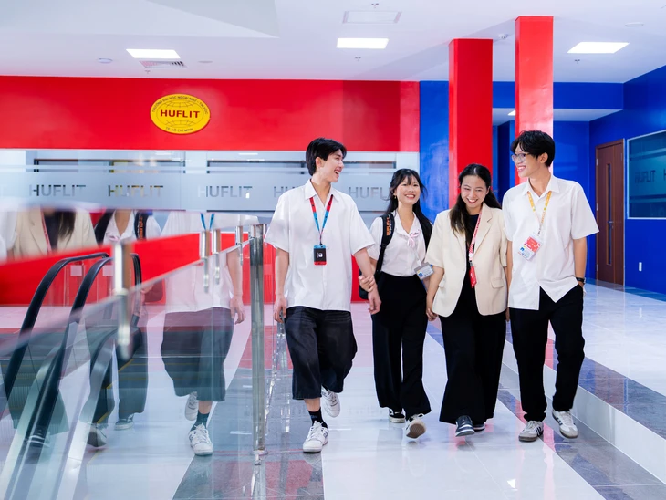 HUFLIT ra mắt công cụ AI giúp thí sinh khám phá thế mạnh bản thân - Ảnh 1.