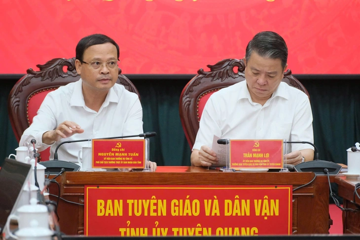 Tuyên Quang họp báo vụ hơn 140 điểm 10 toán: Sở GD-ĐT đề xuất cho thi lại môn toán - Ảnh 1.