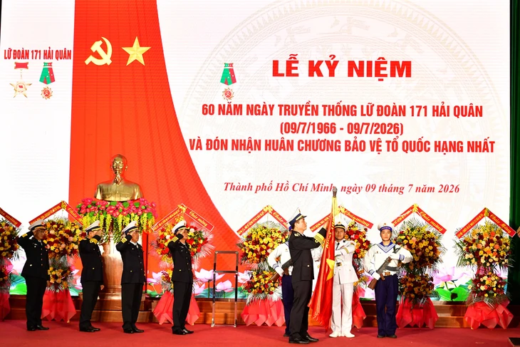 Lữ đoàn 171 đón nhận Huân chương Bảo vệ Tổ quốc hạng Nhất lần hai - Ảnh 1.
