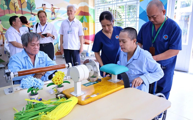 Từ đứa trẻ bị bỏ rơi đến giải đặc biệt cuộc thi "50 năm Thành phố trong tôi" - Ảnh 3.