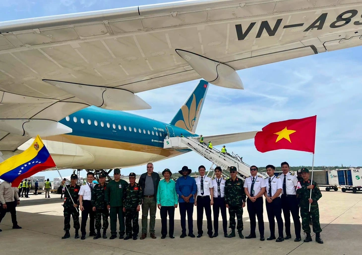 Chuyến bay đặc biệt tới Venezuela : Cuộc chạy đua với thời gian - Ảnh 1.