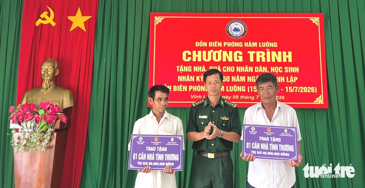 Khánh thành tượng đài Bác Hồ với chiến sĩ bộ đội biên phòng tại Vĩnh Long - Ảnh 3.