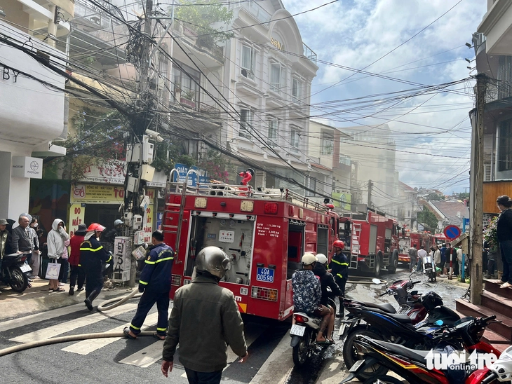 Một người tử vong trong vụ cháy nhà ở trung tâm Đà Lạt - Ảnh 1.