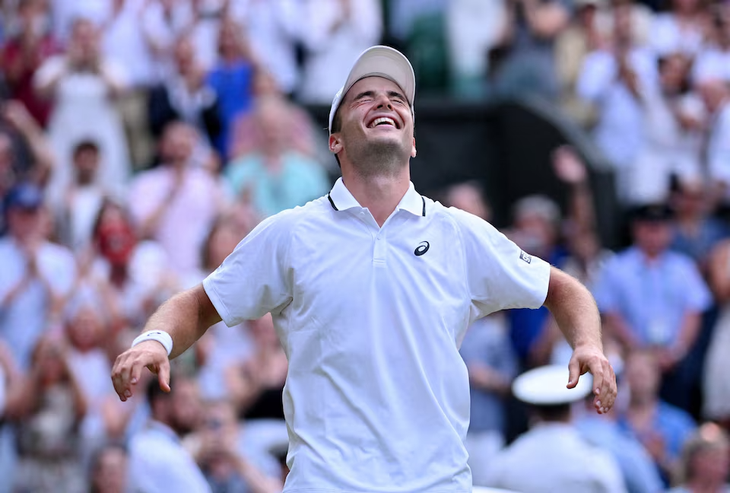 Tay vợt hạng 114 viết câu chuyện cổ tích tại Wimbledon 2026 - Ảnh 1.