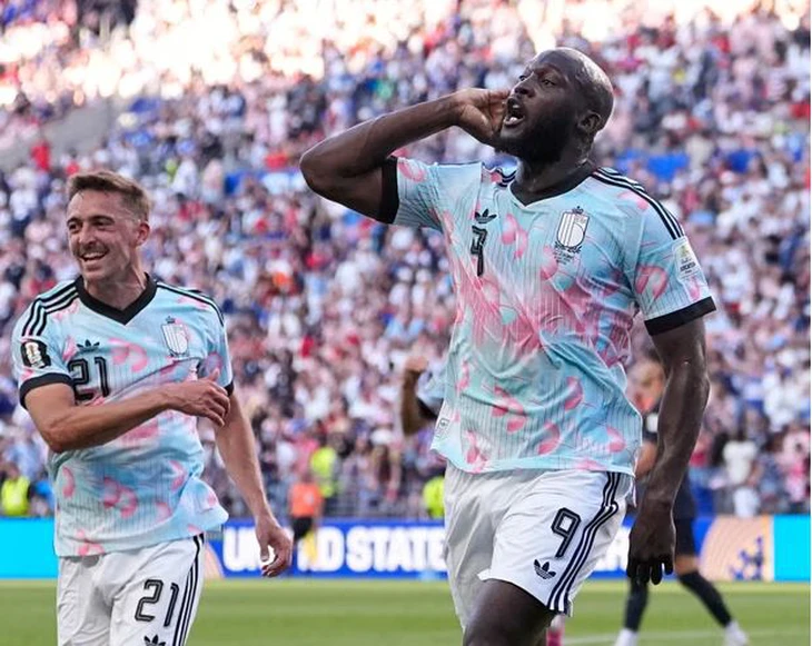 Chiếc áo đấu kỳ lạ mang lại may mắn cho tuyển Bỉ ở World Cup 2026 - Ảnh 1.