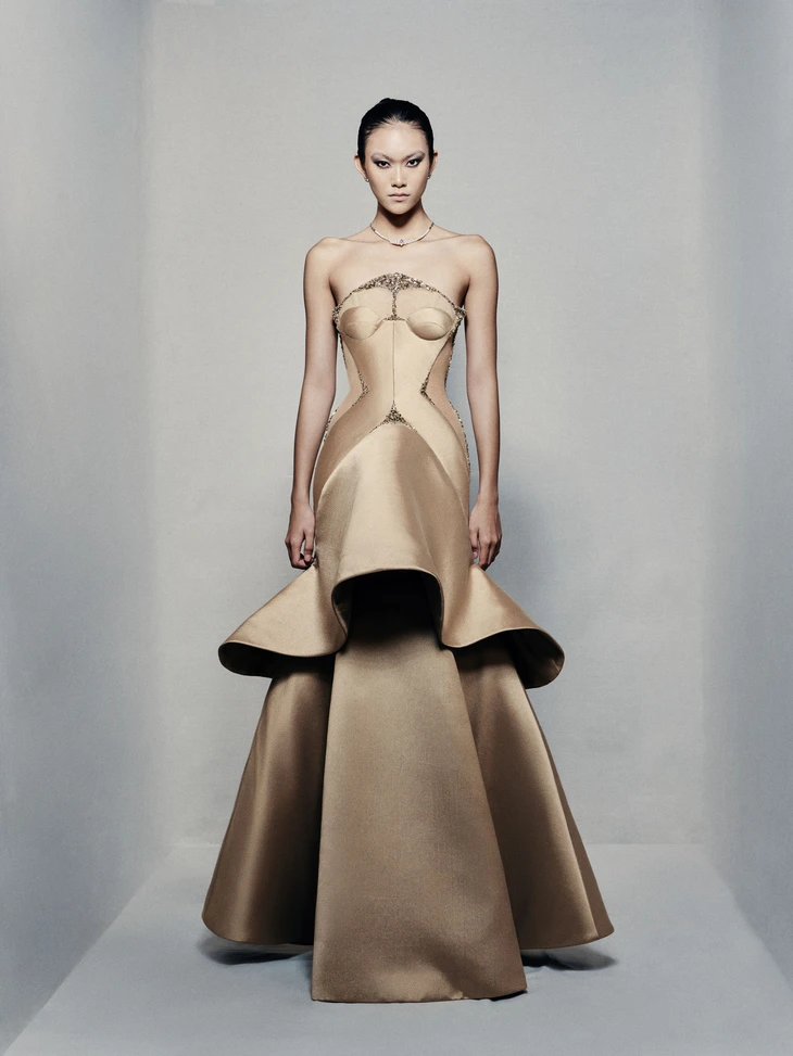 Phan Huy biến thị lực không hoàn hảo thành cảm hứng cho bộ sưu tập couture mới - Ảnh 9.