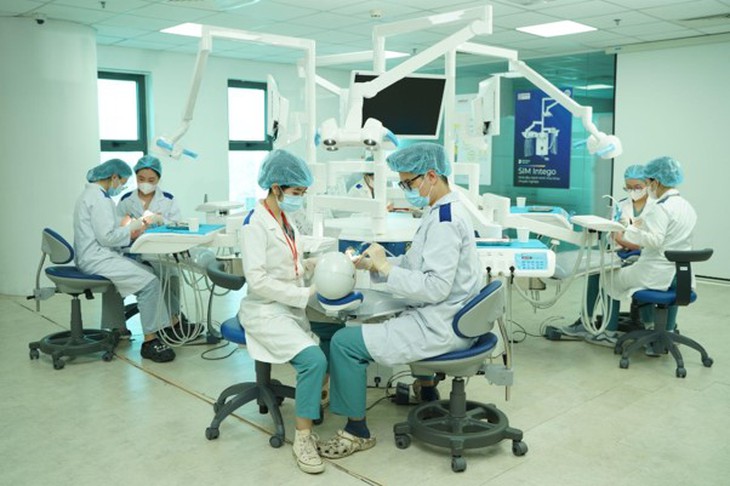 HIU công bố điểm sàn xét tuyển nhóm ngành sức khỏe, luật 2026 - Ảnh 2.