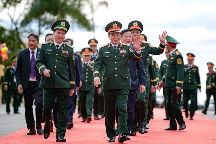 Đại tướng Phan Văn Giang sang Lào, bắt đầu dự Giao lưu hữu nghị quốc phòng biên giới - Ảnh 4.