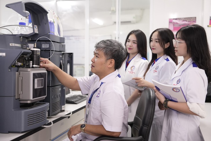 Điểm sàn Trường đại học Y Dược Cần Thơ, cao nhất 22 điểm - Ảnh 1.