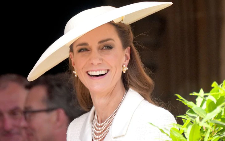 Phong cách đối lập của Kate Middleton và Meghan Markle - Ảnh 16.