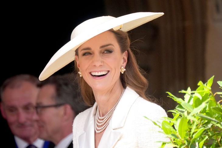 Công nương Kate Middleton là người mặc đẹp nhất nước Anh - Ảnh 1.
