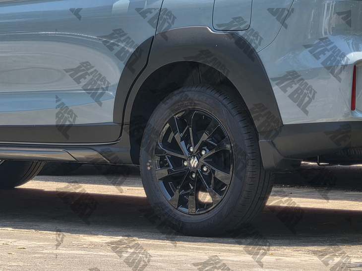 Suzuki XL7 2026 ra mắt: Thay đổi từ ngoài vào trong, dự kiến sớm về Việt Nam đấu Mitsubishi Xpander - Ảnh 9.
