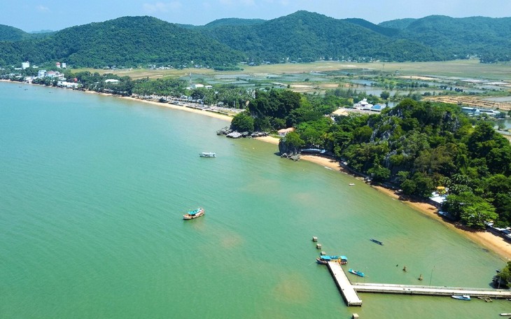 Du khách đã mắt ngắm nhiều tượng phật ‘khổng lồ’ ở xứ sở thần tiên An Giang - Ảnh 9.