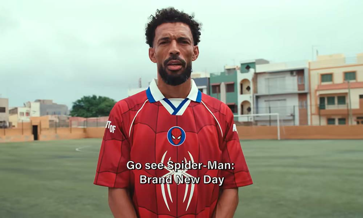 Người hùng World Cup Vozinha bay vào... ‘vũ trụ Người Nhện’ - Ảnh 1.