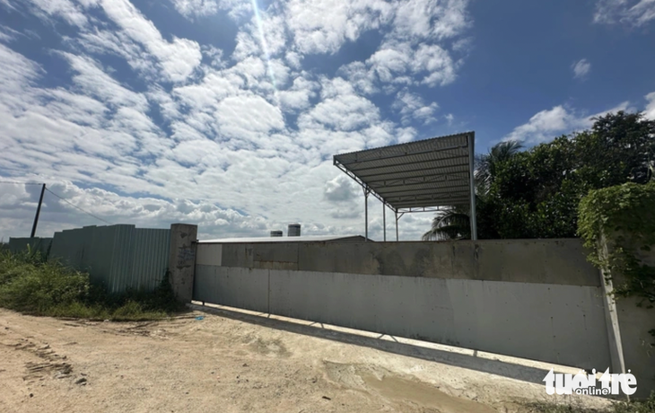 Đắk Lắk yêu cầu tạm dừng tái đàn trang trại heo từng bị Tuổi Trẻ phản ánh - Ảnh 2.