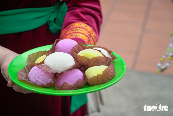 Món bánh tên lạ của người Sán Dìu ngon không kém gì mochi Nhật Bản - Ảnh 1.