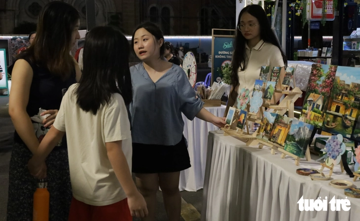 Ngày hội sách và văn hóa đêm trở lại Đường Sách TP.HCM - Ảnh 3.