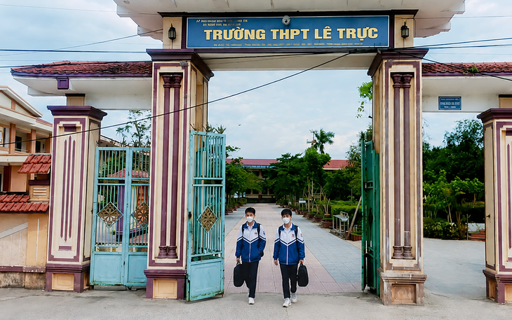 Nhiều sai phạm tài chính tại trường THPT Lê Trực, nơi xảy ra tiêu cực thi cử ở Quảng Trị - Ảnh 3.