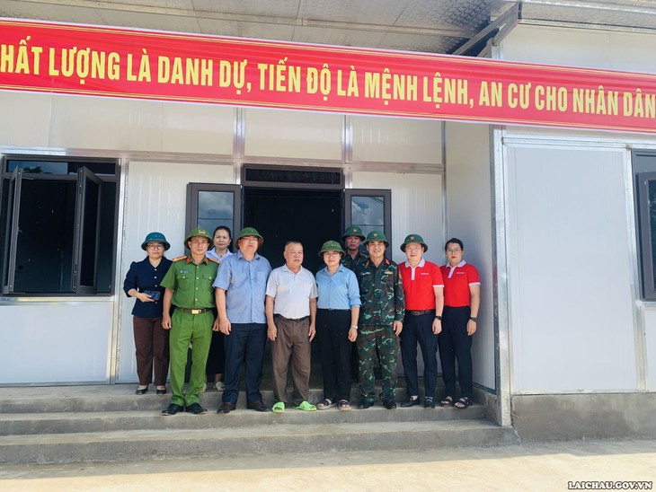 Gác đồ án tốt nghiệp, lên Mường Than dựng nhà giúp dân - Ảnh 5.