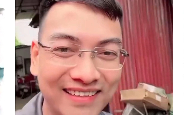 Khánh Sky đến nhà Vua Quạt livestream - Ảnh 1.