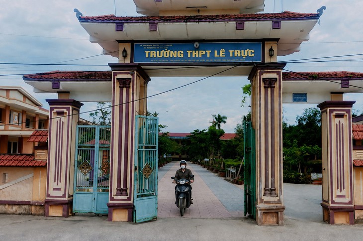 Chính thức hủy kết quả thi của 5 thí sinh tại điểm thi THPT Lê Trực - Ảnh 1.