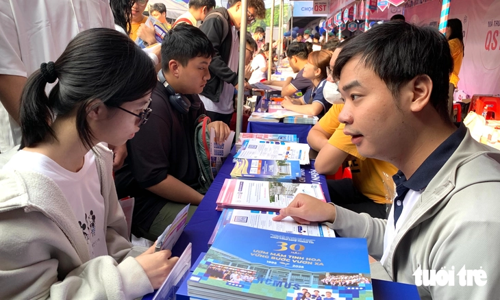 Trường ĐH Khoa học tự nhiên TP.HCM: nhiều ngành hơn 9 điểm mỗi môn mới trúng tuyển - Ảnh 1.