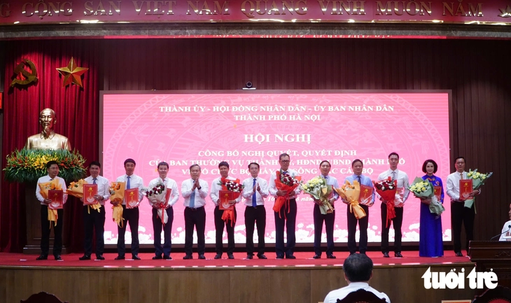 Hà Nội bổ nhiệm loạt cán bộ, ông Nguyễn Phi Thường thôi làm Giám đốc Sở Xây dựng - Ảnh 3.