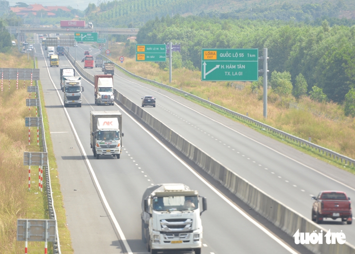 Những đoạn dốc trên cao tốc mà tài xế dễ dính lỗi dưới tốc độ tối thiểu - Ảnh 2.