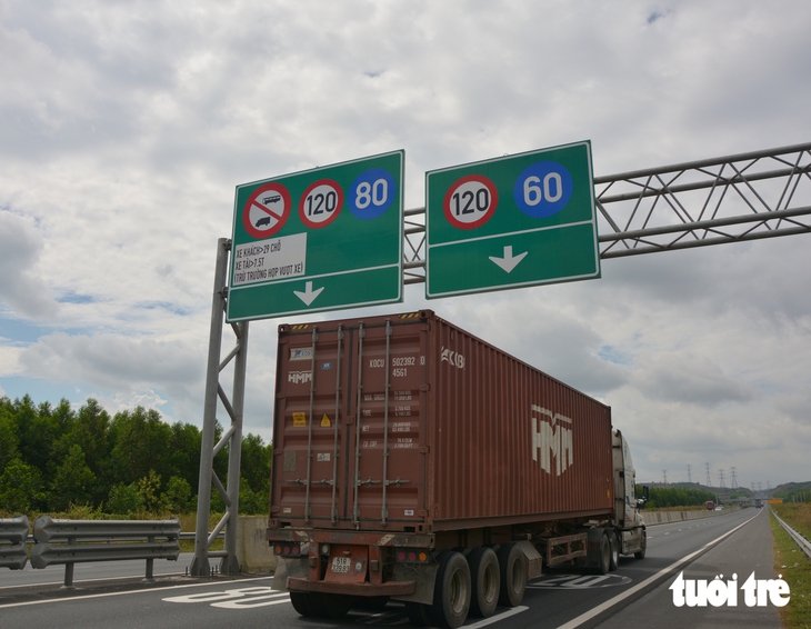 Những đoạn dốc trên cao tốc mà tài xế dễ dính lỗi dưới tốc độ tối thiểu - Ảnh 4.