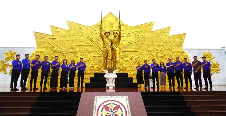 Đoàn Thanh niên VRG thực hiện chương trình tình nguyện tại Lào - Ảnh 1.