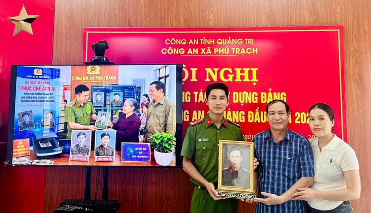 Công an Quảng Trị giúp người dân phục chế ảnh liệt sĩ, người có công - Ảnh 1.