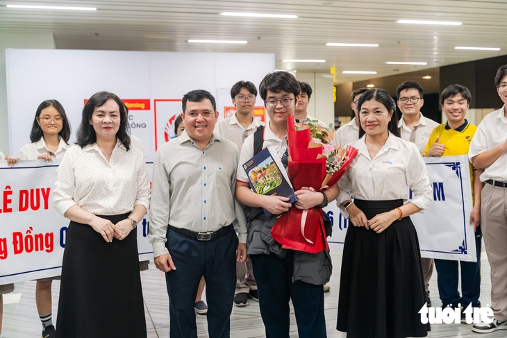 Nam sinh lớp 10 trường chuyên Lê Hồng Phong mang Huy chương Đồng Olympic AI quốc tế về nước - Ảnh 3.