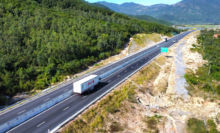 Cuối tuần này thu phí 5 tuyến cao tốc từ Nha Trang đến Quảng Ngãi - Ảnh 1.