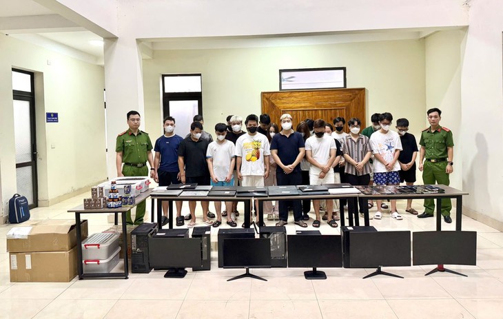 Khởi tố 21 bị can trong đường dây quảng cáo gian dối sản phẩm đông y 'xương khớp bà Sáu'  - Ảnh 5.