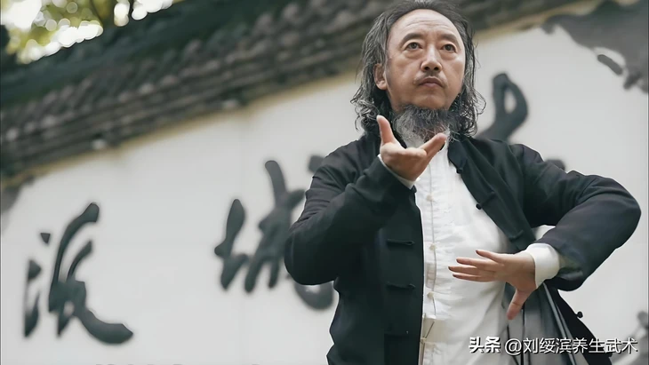 Nhiều võ phái kung fu nổi giận vì bị tiểu thuyết Kim Dung 'xuyên tạc' - Ảnh 2.