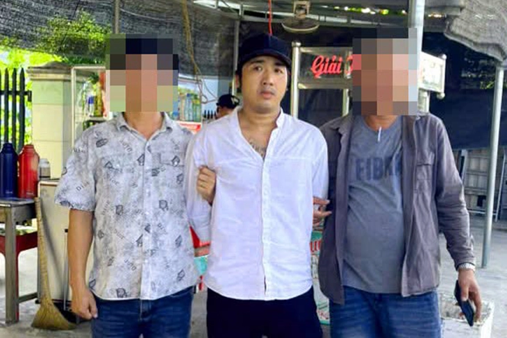 Chỉ vì 500.000 đồng, rút súng dọa bắn người truy đuổi - Ảnh 3.