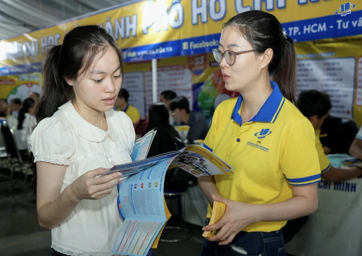 Điểm chuẩn Trường đại học Mở TP.HCM cao nhất 26,2 - Ảnh 1.