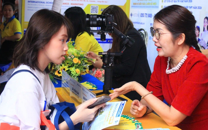 Điểm chuẩn ngành ‘hot’ AI, truyền thông đa phương tiện, logistics… nhiều trường chỉ 15 - Ảnh 5.