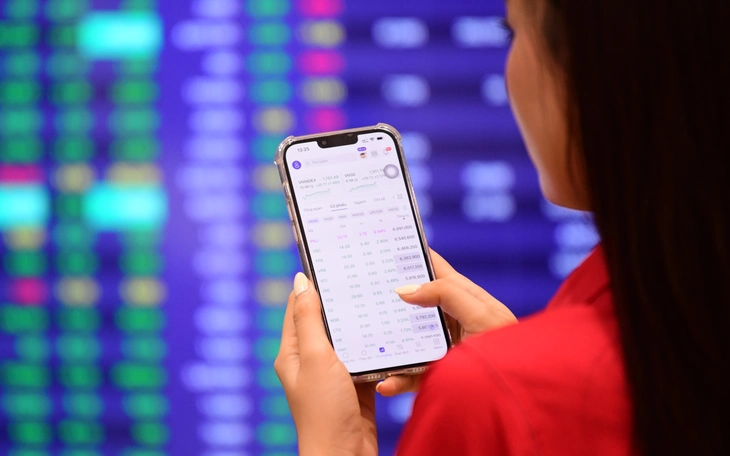 Chứng khoán 11-8: Cổ phiếu vốn nhà nước có giúp VN-Index vượt 1.800 điểm? - Ảnh 2.