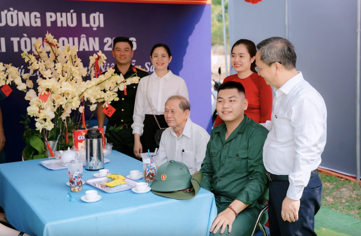 Tin tức sáng 11-8: TP.HCM dự kiến chỉ tiêu nghĩa vụ quân sự năm 2027 tăng 10% - Ảnh 3.
