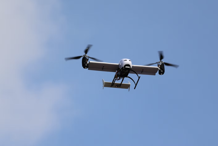Doanh nghiệp Việt phát triển AI cho UAV điện hai rotor nghiêng đầu tiên trên thế giới - Ảnh 1.